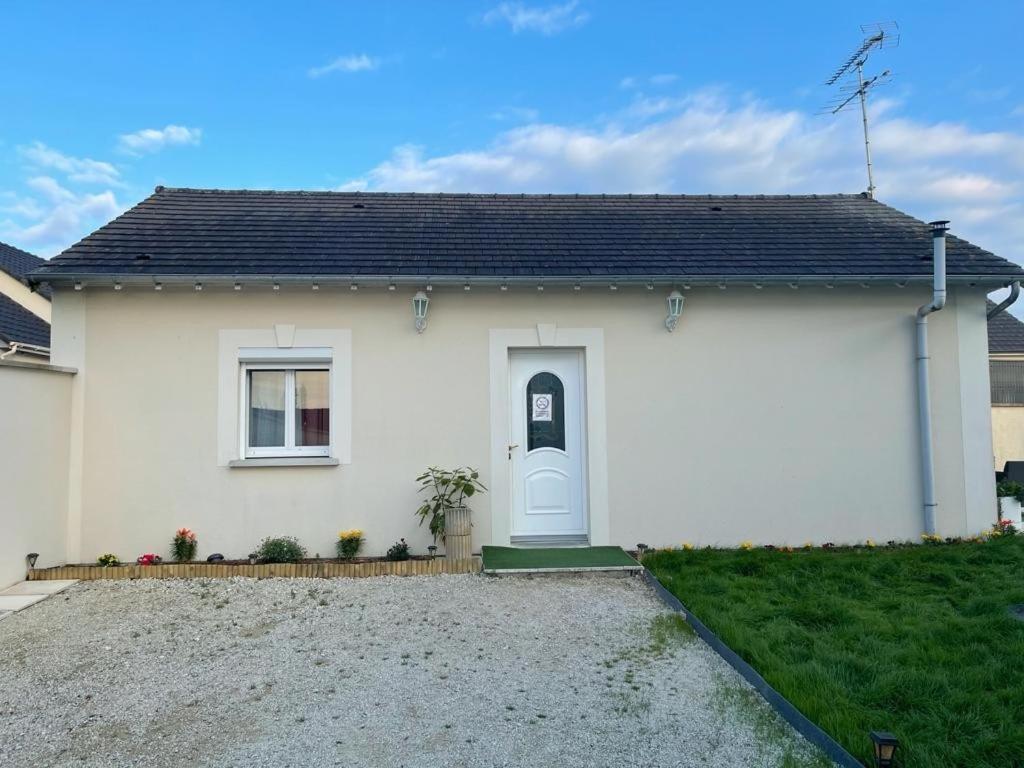 Charmante Maison Au Calme Sainte-Maure Buitenkant foto